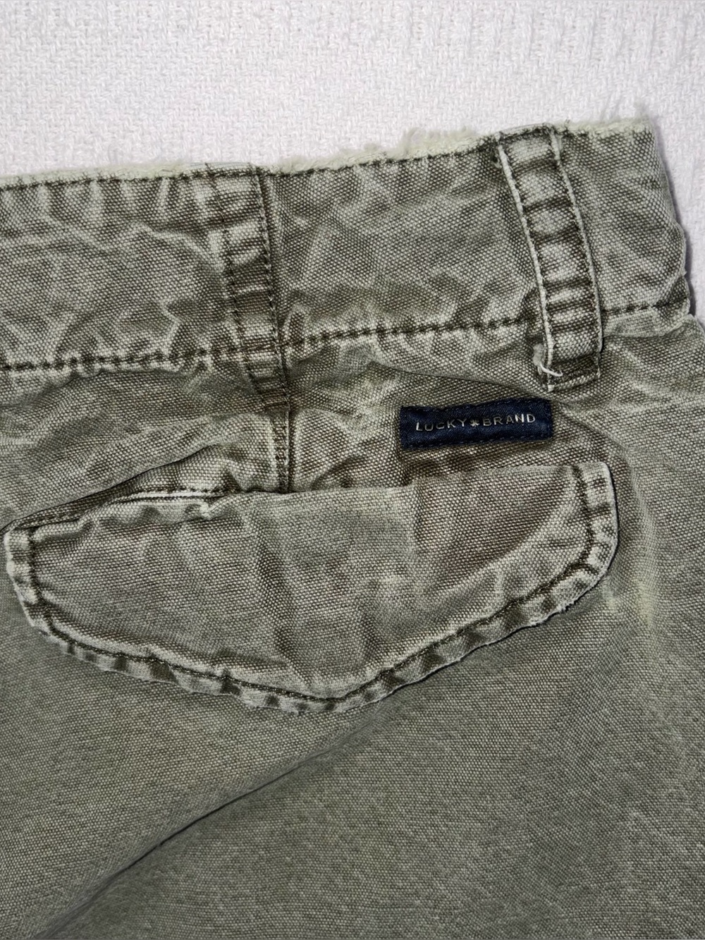 Lucky Brand Mens Y2K Distressed Utility Cargo Shorts Size 30 Green Baggy - Picture 3 of 11